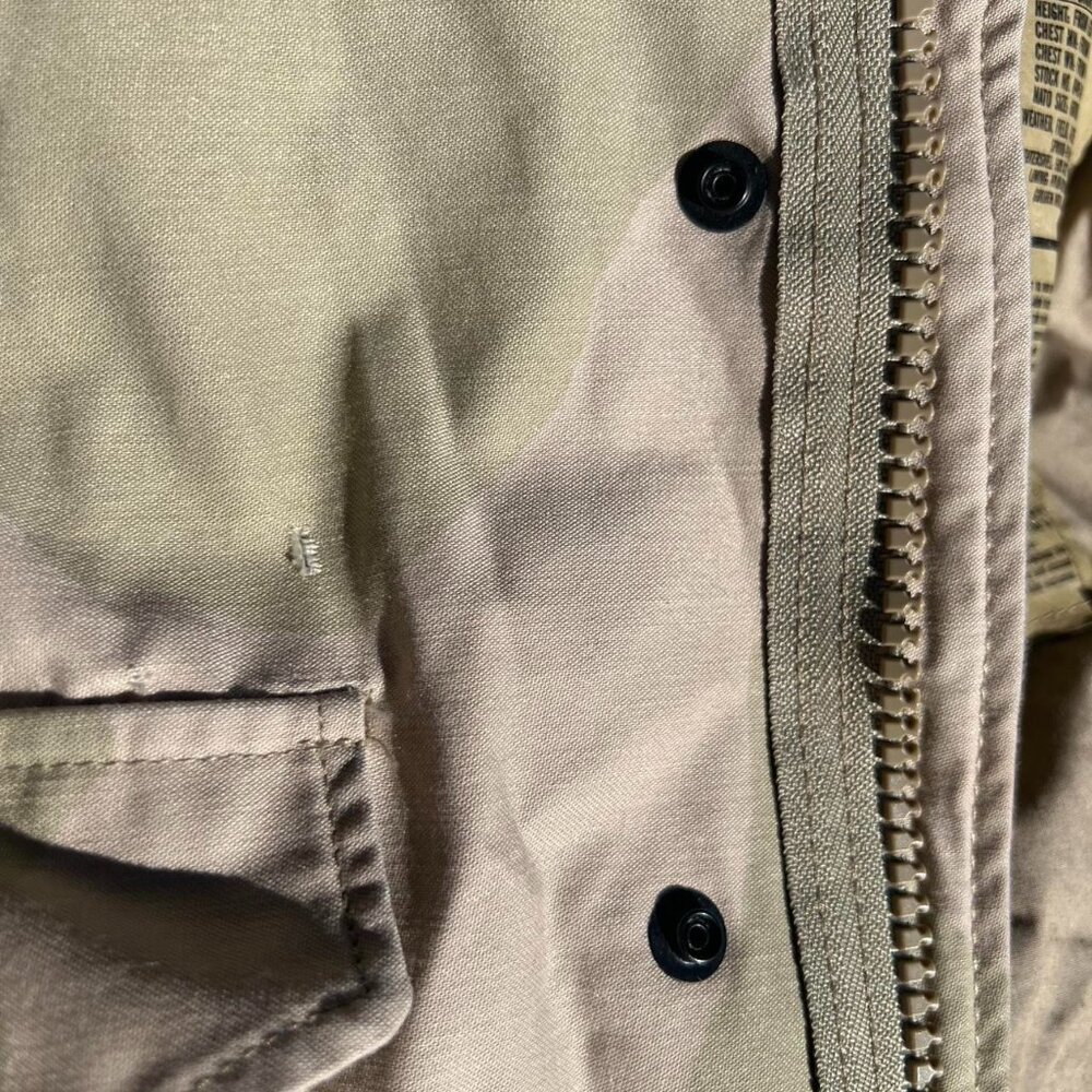 Authentic Vintage 90's US Military Surplus Army Cold Weather Field Jacket - Picture 4 of 4